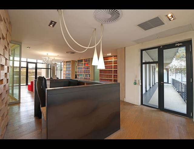 304M² OFFICE FOR SALE IN MELROSE ARCH